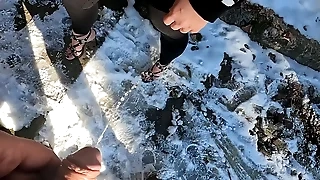 PISS BLOW Pissing on desperate Hotelmanager&rsquo;s strappy heels